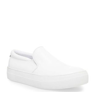 White Steve Madden Gills slip-on sneakers, size 6